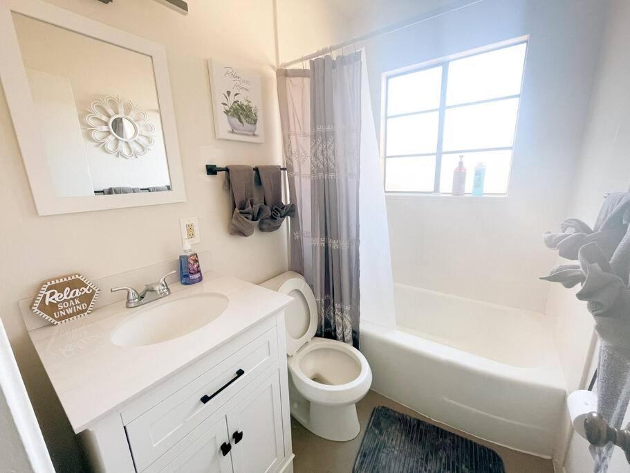 Pet Friendly! Private Casita In Nob Hill Villa แอลบูเคอร์คี ภายนอก รูปภาพ